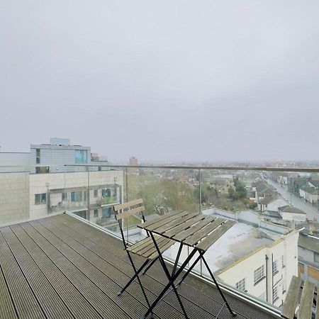 Luxurious Comfy Penthouse - Steps To East Croydon Train Station - Views Apartman Kültér fotó