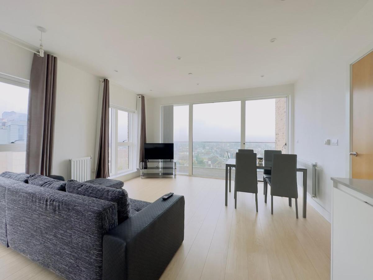 Luxurious Comfy Penthouse - Steps To East Croydon Train Station - Views Apartman Kültér fotó
