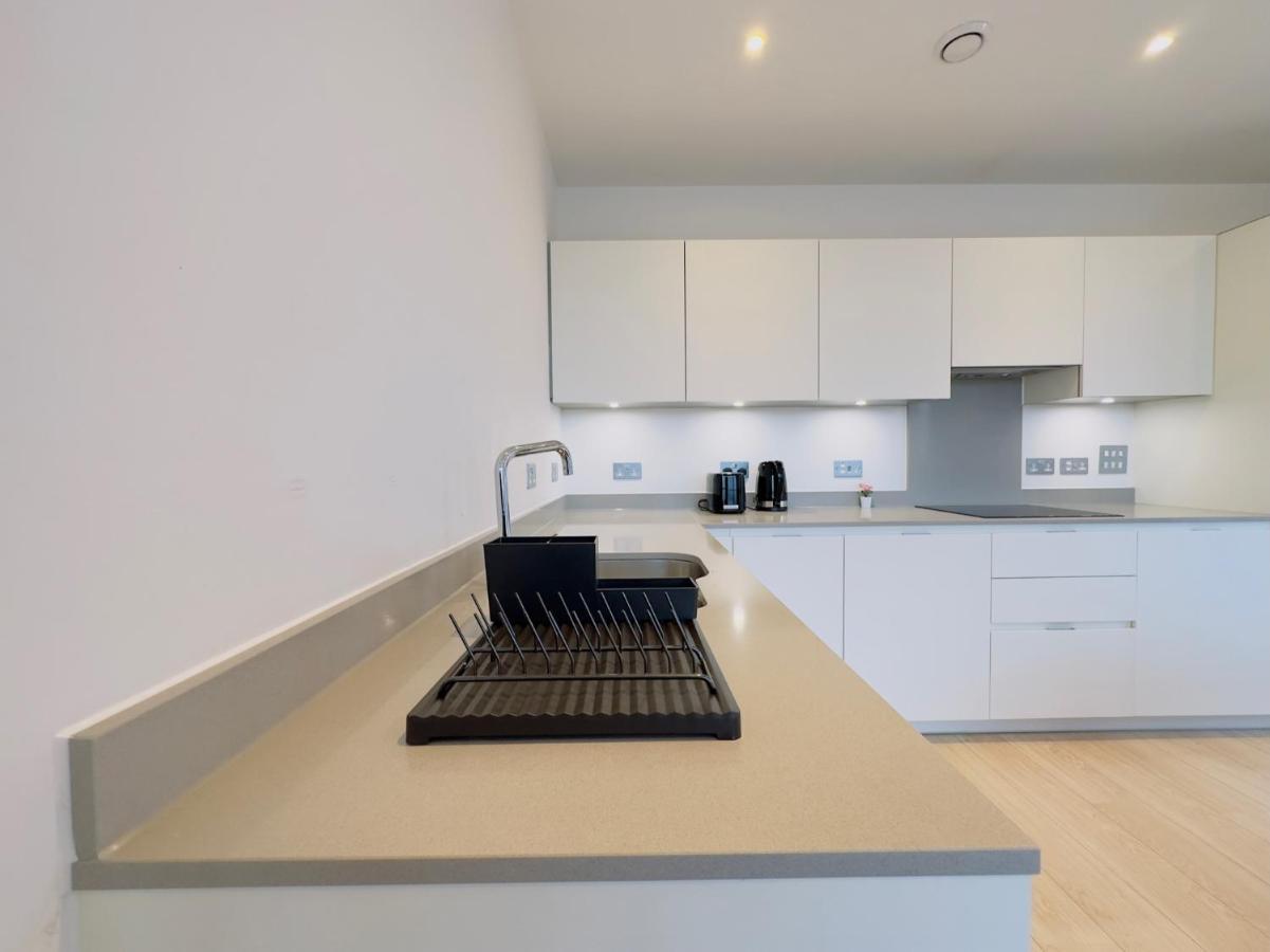 Luxurious Comfy Penthouse - Steps To East Croydon Train Station - Views Apartman Kültér fotó