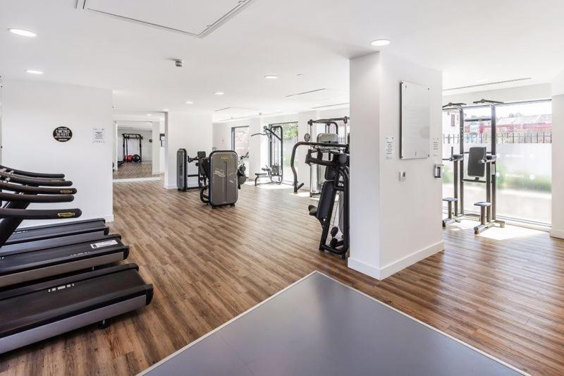 Luxurious Comfy Penthouse - Steps To East Croydon Train Station - Views Apartman Kültér fotó